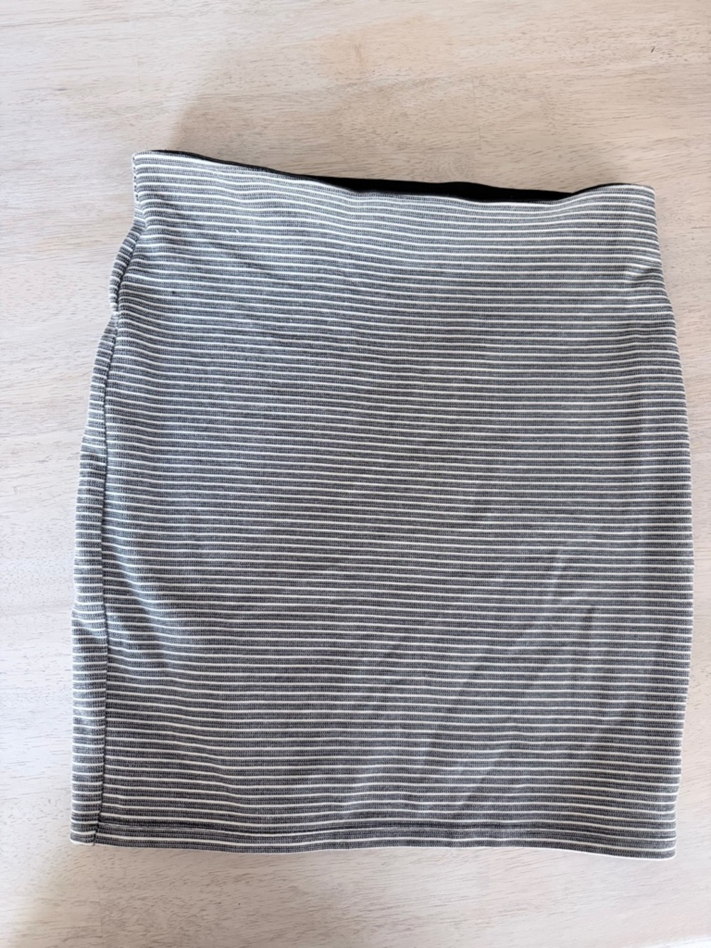 LOFT Gray & White Striped Knit Pencil Skirt
